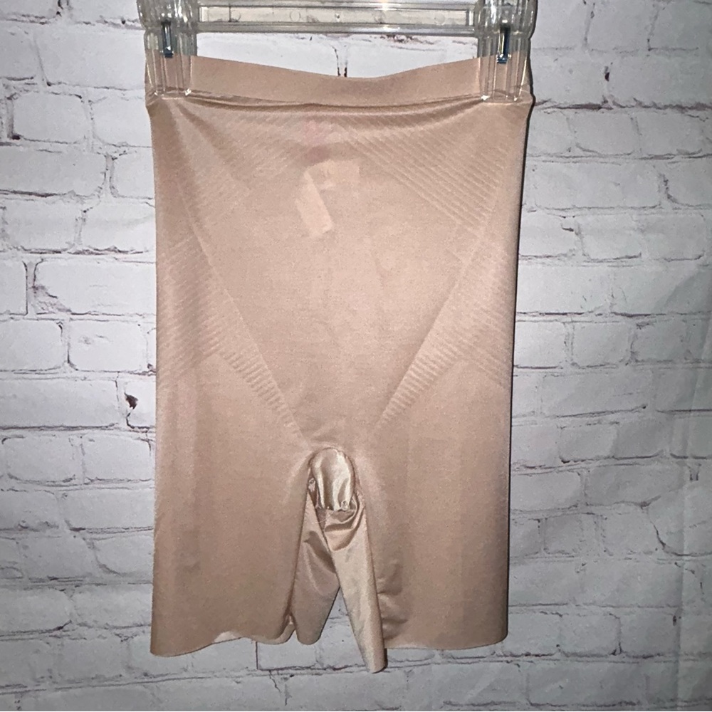 SPANX Thinstincts 2.0 High-Waisted Mid-Thigh Short size S